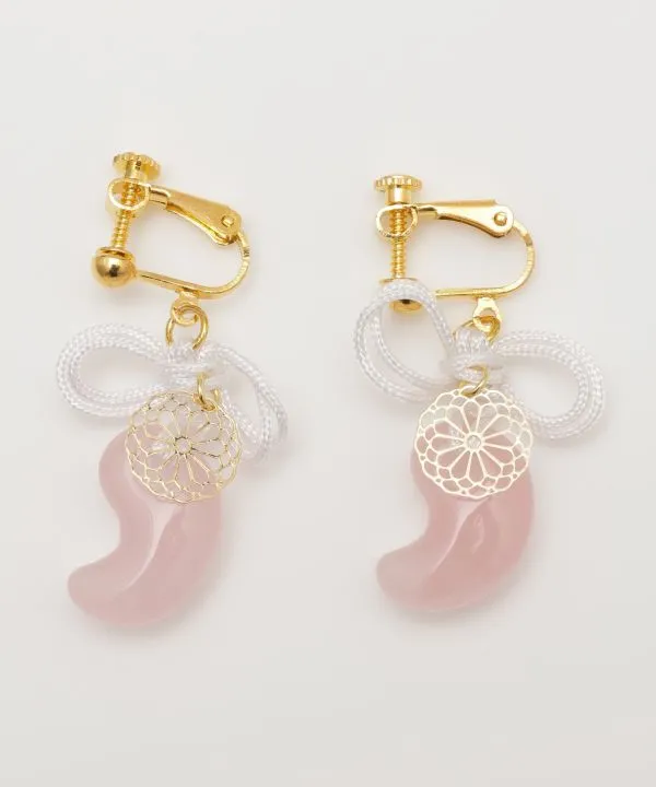 MAGATAMA Clip Earrings