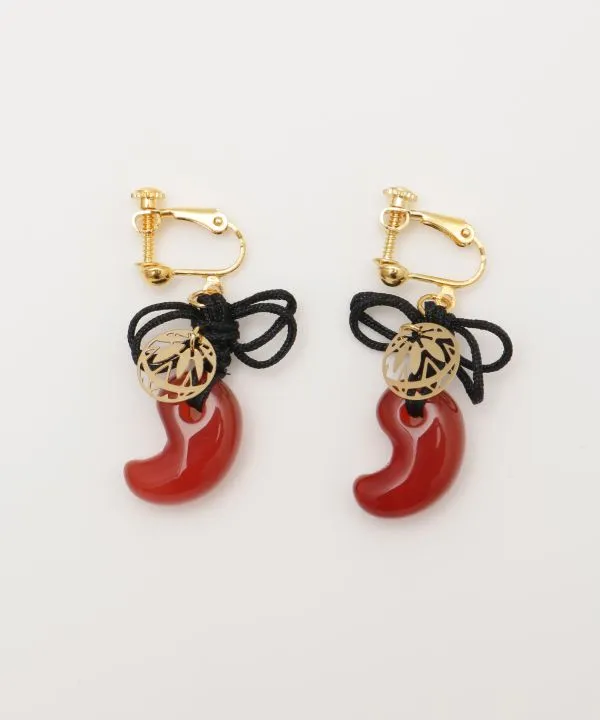 MAGATAMA Clip Earrings